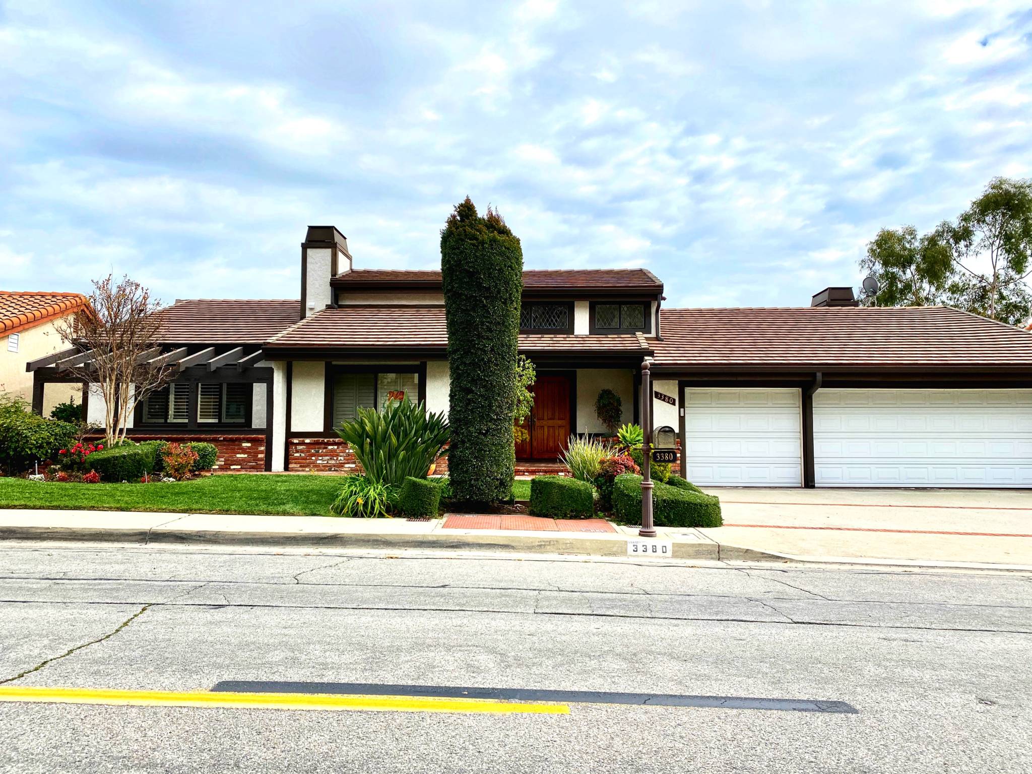 Brockmont Homes For Sale Glendale DIGGS 818.396.7588