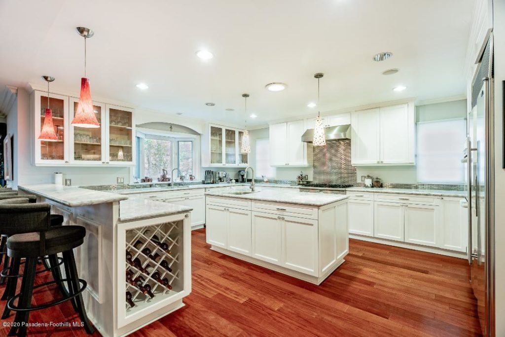 Traditional Island Kitchen in Glendale