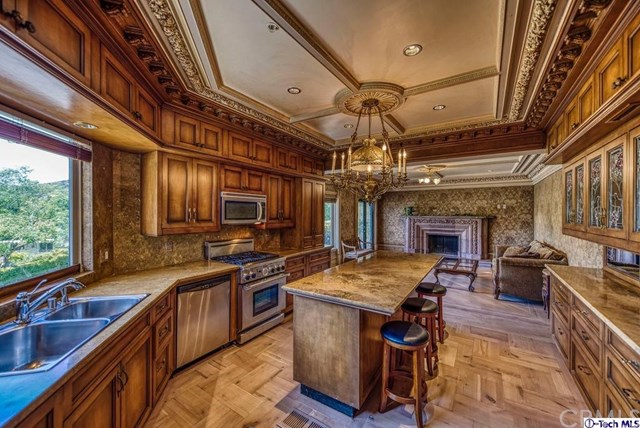 Formal European Kitchen in Glendale